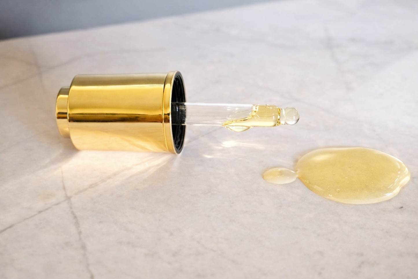 Kitin Glow Face Oil – Soft Skin. Sharp Attitude.